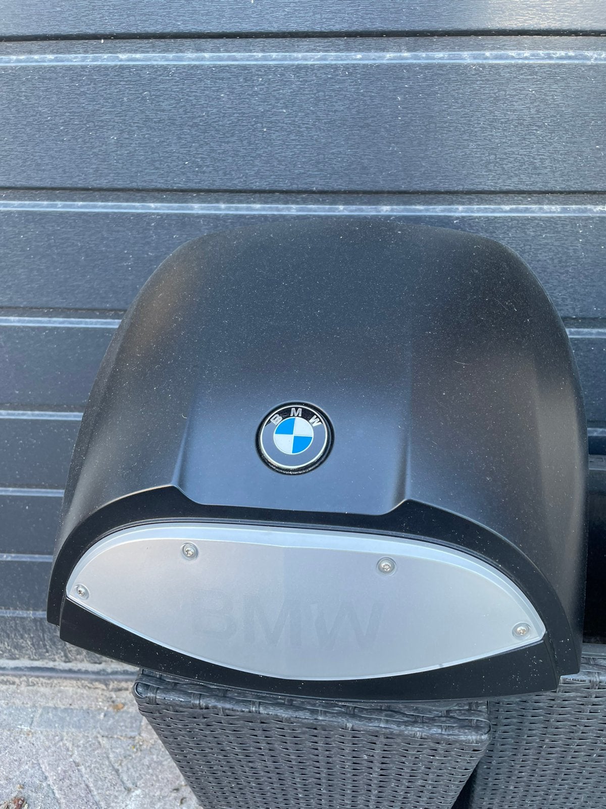Motor koffer BMW, Ophalen
