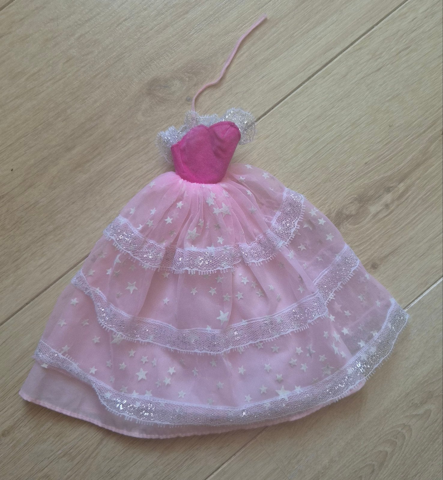 Barbie dream glow jurk, Verzamelen, Poppen, Ophalen of Verzenden, Gebruikt, Kleertjes