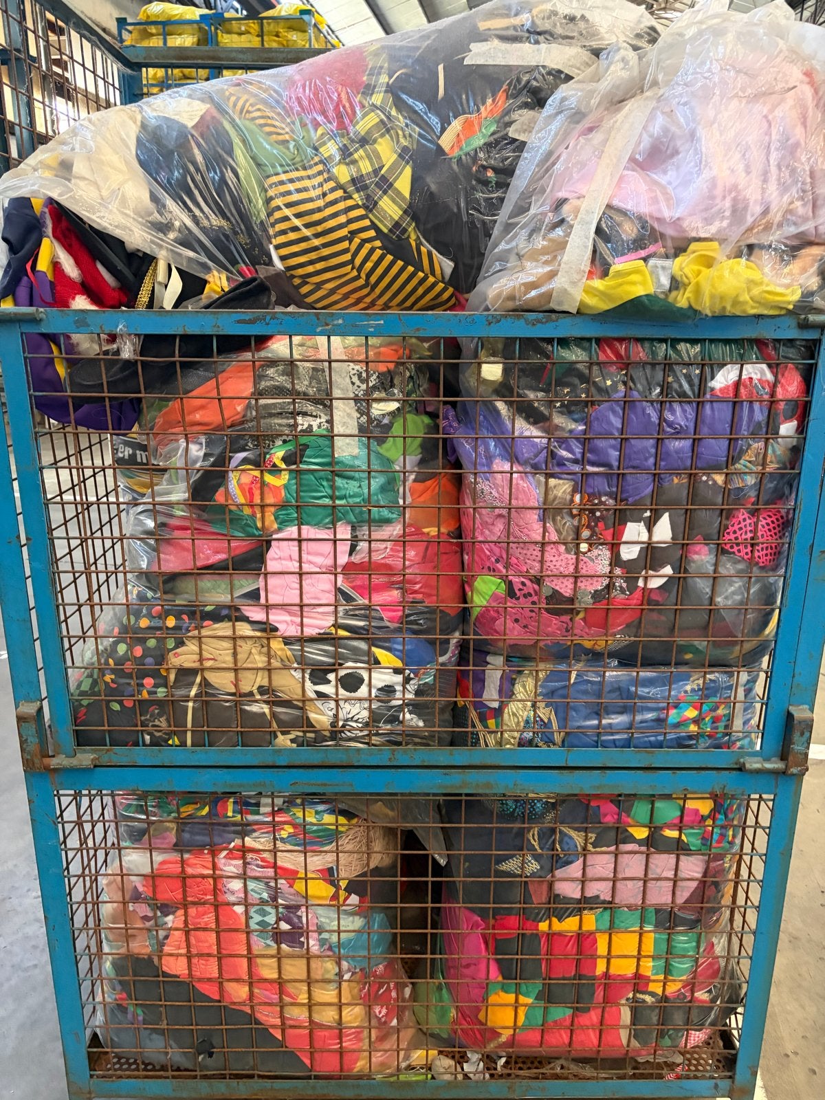 Carnavalskleding per kilo - Diverse kostuums, Ophalen of Verzenden, Gedragen, Carnaval, Kleding