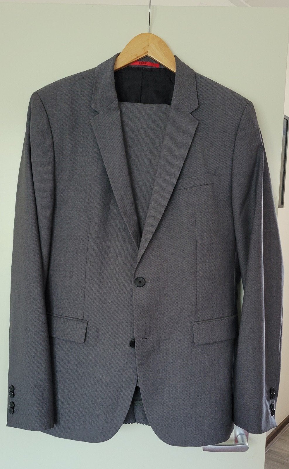 Mooi hugo boss heren pak maat 102., Ophalen of Verzenden, Zo goed als nieuw, Overige maten, Grijs