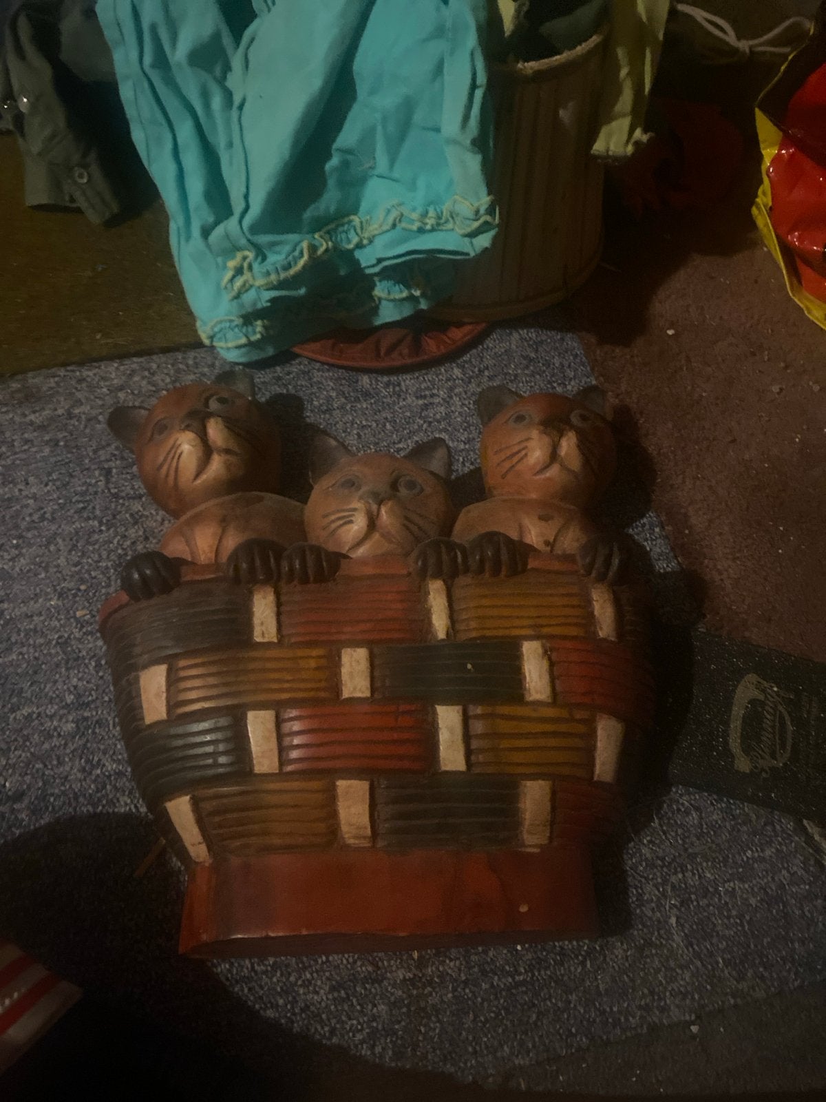 Decoratieve Katten in Mand - Houten Beeldje, Huis en Inrichting, Woonaccessoires | Overige, Hout, Gebruikt, Meerkleurig, Overige stijlen