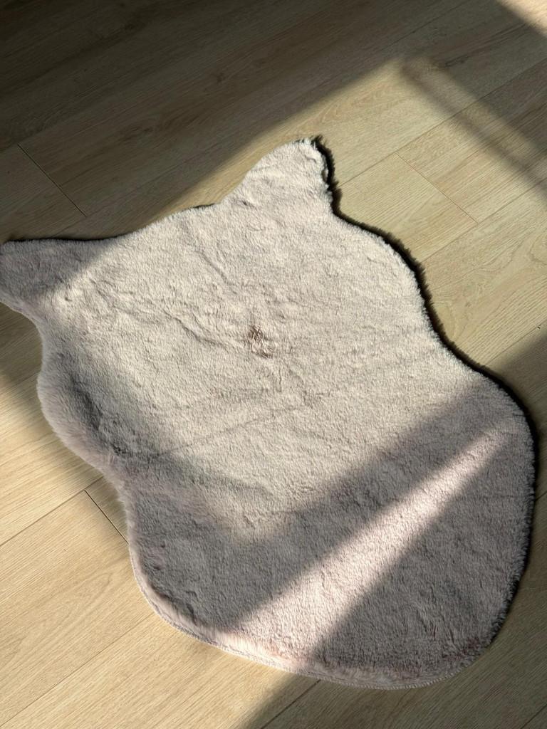 Klein vachtje / kleed, 50 tot 100 cm, Zo goed als nieuw, Crème, Rechthoekig