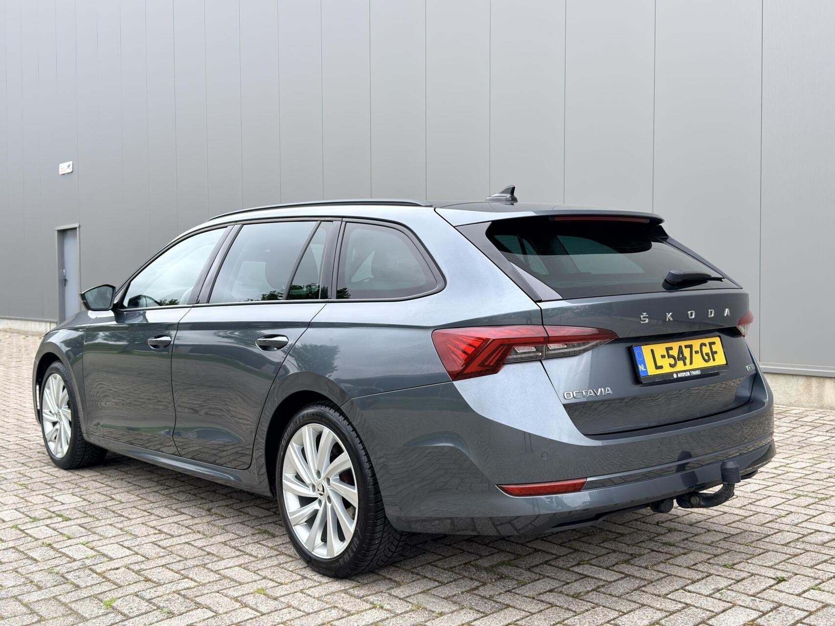 Skoda Octavia 1.0 e-TSI Edition Plus Automaat|Trekhaak|1e ei, Gebruikt, Euro 6, Met garantie (alle), 19 km/l