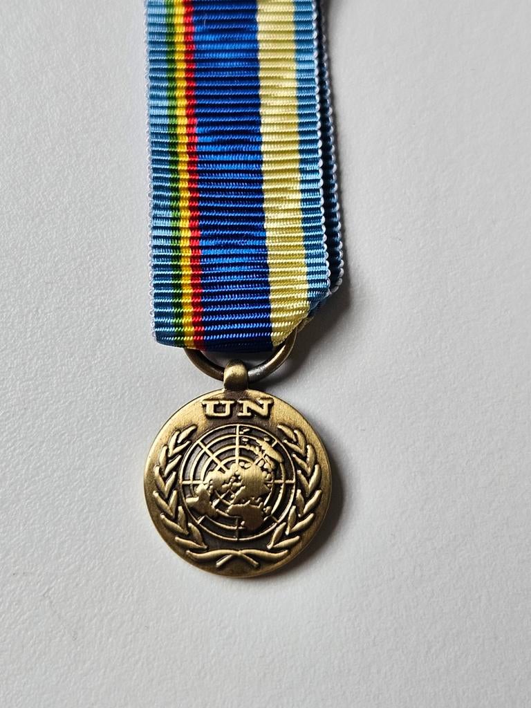Mini VN UN medaille Mali MINUSMA, Ophalen of Verzenden, Landmacht, Nederland, Lintje, Medaille of Wings