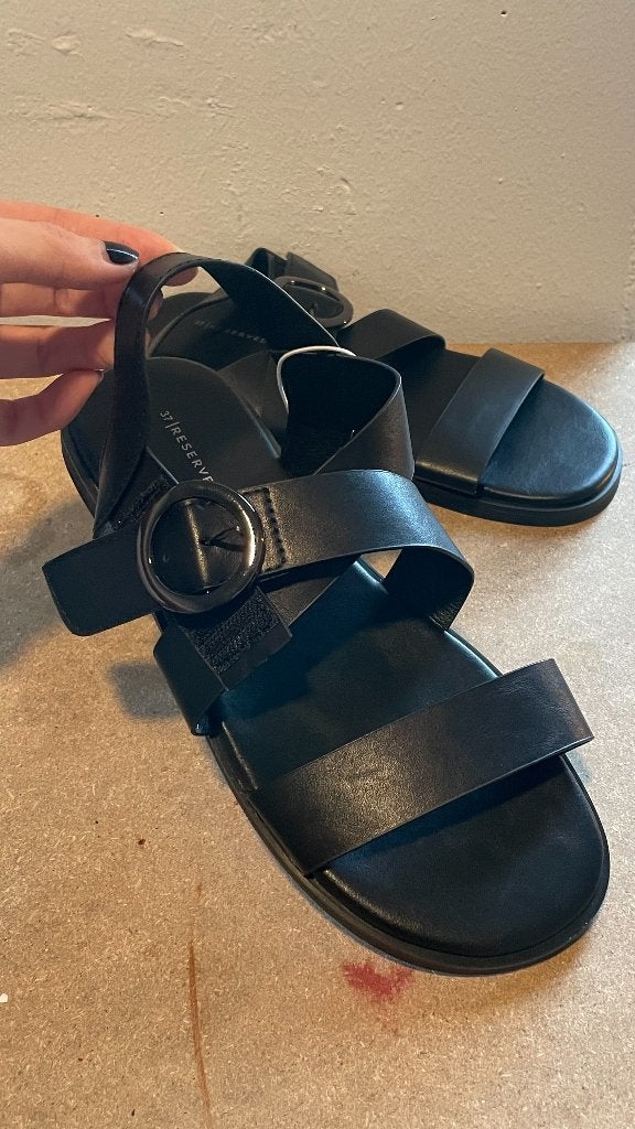 Black Leather Strappy Sandals #37, Zwart, Nieuw, Ophalen of Verzenden, Pantoffels of Sloffen