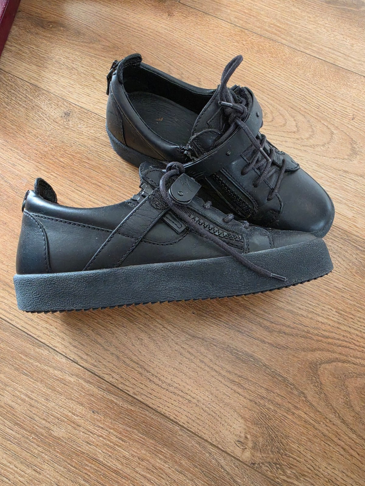 Giuseppe Zanotti zwarte lage sneakers maat 38.5, Kleding | Heren, Schoenen, Ophalen of Verzenden, Zwart
