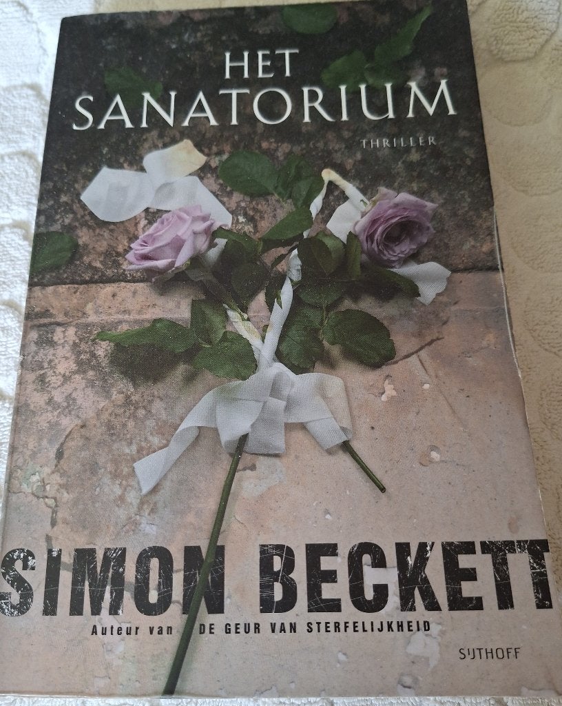 THRILLER - Simon Beckett - HET SANATORIUM, Boeken, Europa overig, Simon Beckett, Ophalen of Verzenden, Zo goed als nieuw