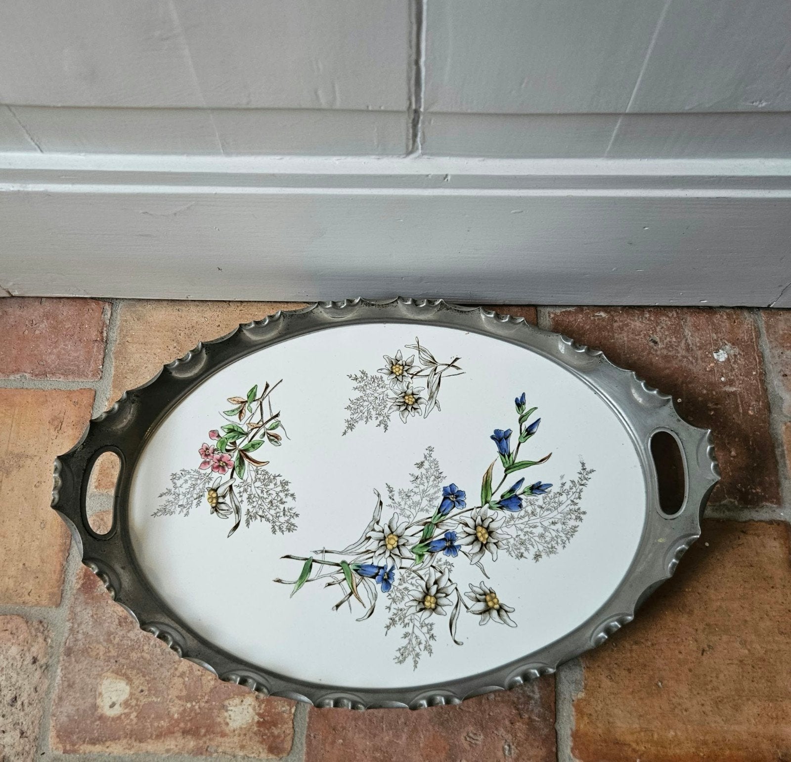 Oud ovaal dienblad met bloemmotief, Huis en Inrichting, Ophalen, Gebruikt, Met afbeelding/tekst, Onbekend