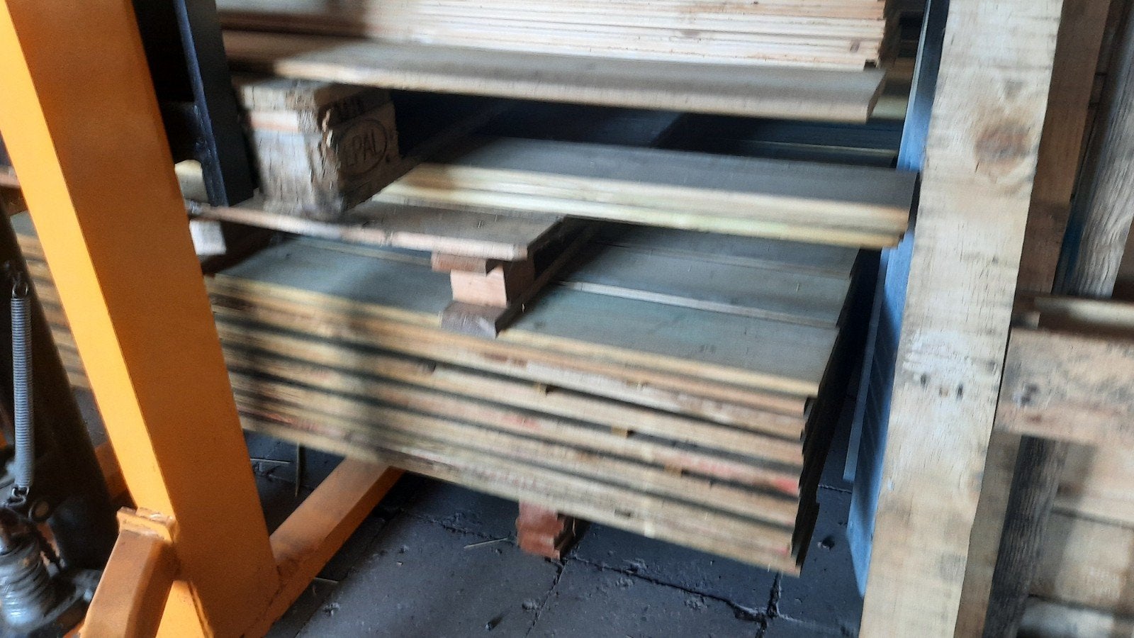 Partij Hout/ planken/hekwerken/ tuinschermen/glaslatten, Ophalen, Nieuw, 250 cm of meer, Planken
