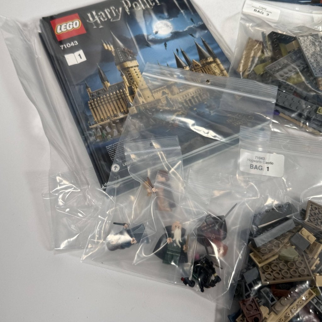 LEGO Harry Potter 71043 Hogwarts Castle, Kinderen en Baby's, Speelgoed | Duplo en Lego, Harry Potter, Ophalen of Verzenden, Zo goed als nieuw