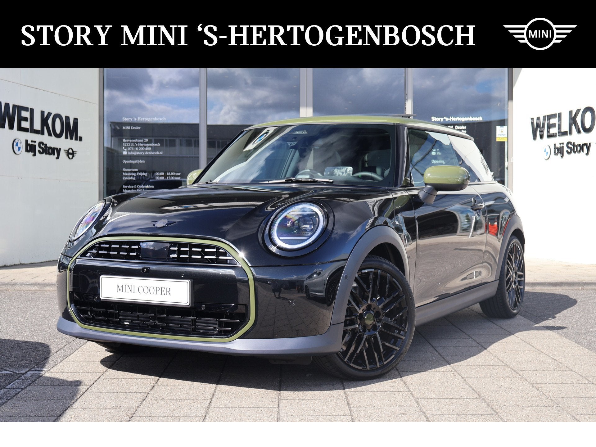 MINI Hatchback Cooper C Automaat / Panoramadak / JCW Sportst, Auto's, Mini, Dealer onderhouden, 156 pk, 4 stoelen, Leder en Stof