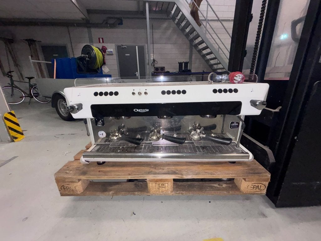 Astoria Horeca Espressomachine 3-Groeps + 2 Bonenmolens, Ophalen, Gebruikt, Espresso apparaat, 10 kopjes of meer
