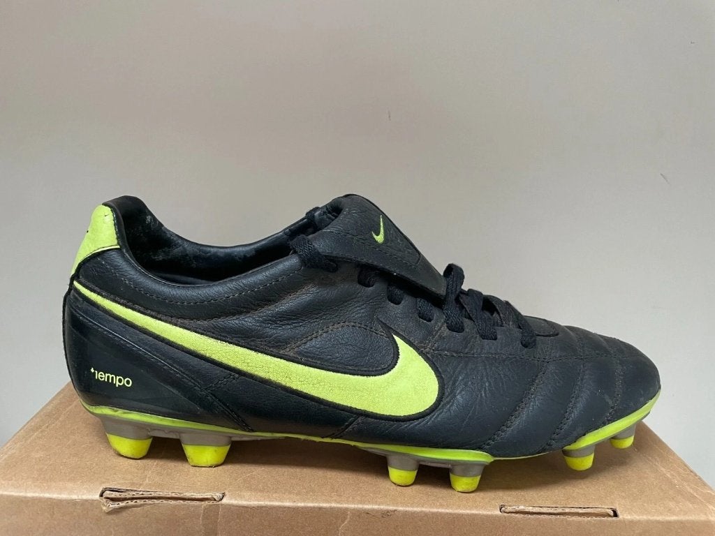 Nike Tiempo Legend V Soccer Cleats / Black maat 45, Sport en Fitness, Voetbal, Gebruikt, Maat XS of kleiner, Schoenen, Ophalen of Verzenden