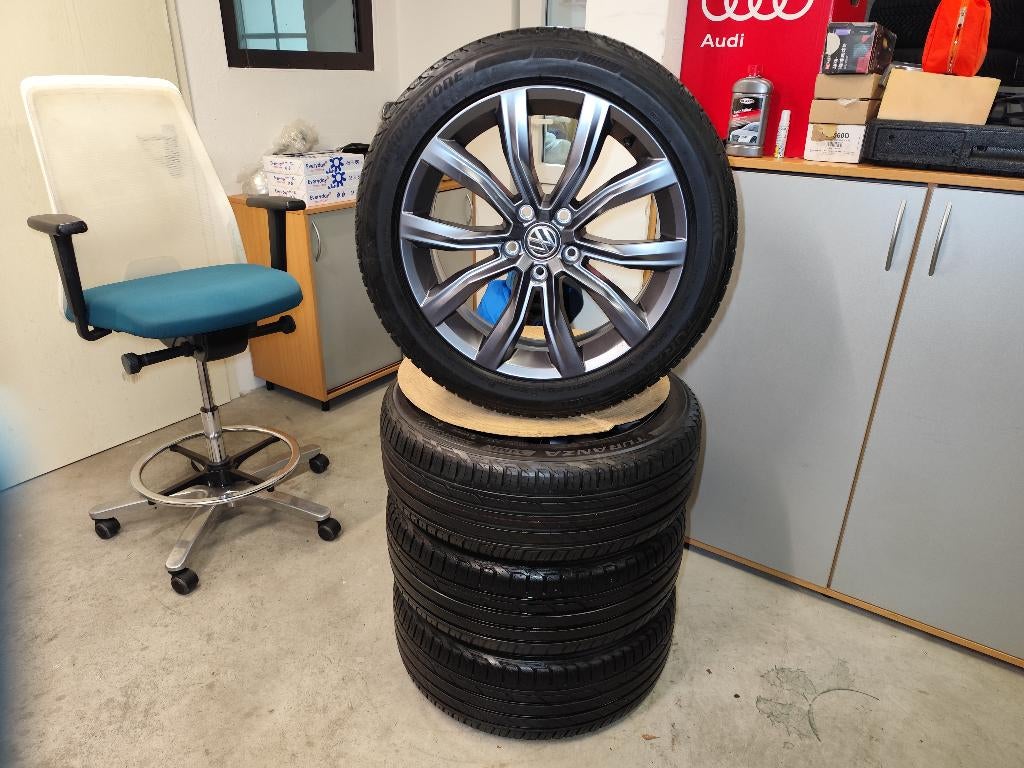 Originele VW T Roc 18 inch velgen Grange Hill zomerbanden, Auto-onderdelen, Banden en Velgen, 18 inch, 215 mm, Banden en Velgen