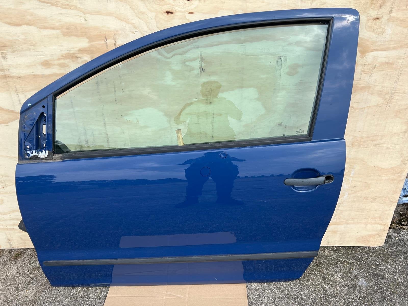 Volkswagen Fox LW5Z Blauw Links Deur 2005 2011, Gebruikt, Volkswagen AG, Berliner Ring 2
38440  Wolfsburg, DE, Volkswagen