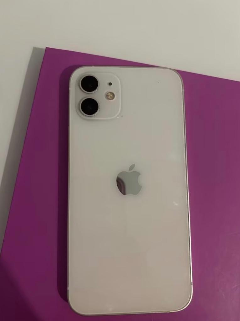iPhone 12 64GB Wit –86% batterij–Screenprotector–Nette staat, Telecommunicatie, Mobiele telefoons | Apple iPhone, Zo goed als nieuw