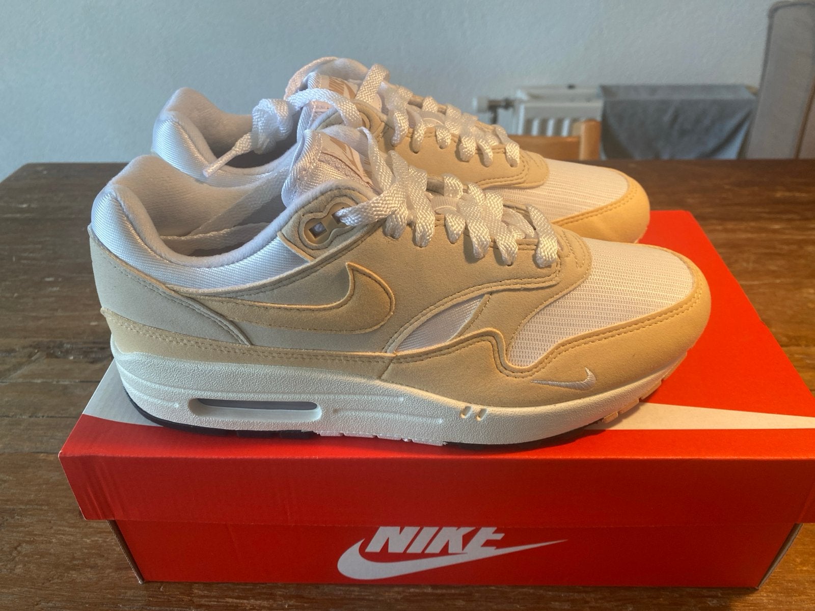 Nike Air Max 1 '87 T Sneakers - Nieuw in doos, Ophalen of Verzenden, Nieuw, Bruin, Sneakers of Gympen