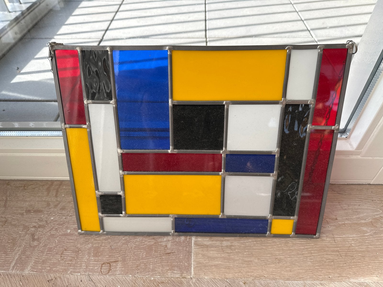 Glas-in-lood raamhanger - Mondriaan stijl (40x30 cm), Ophalen