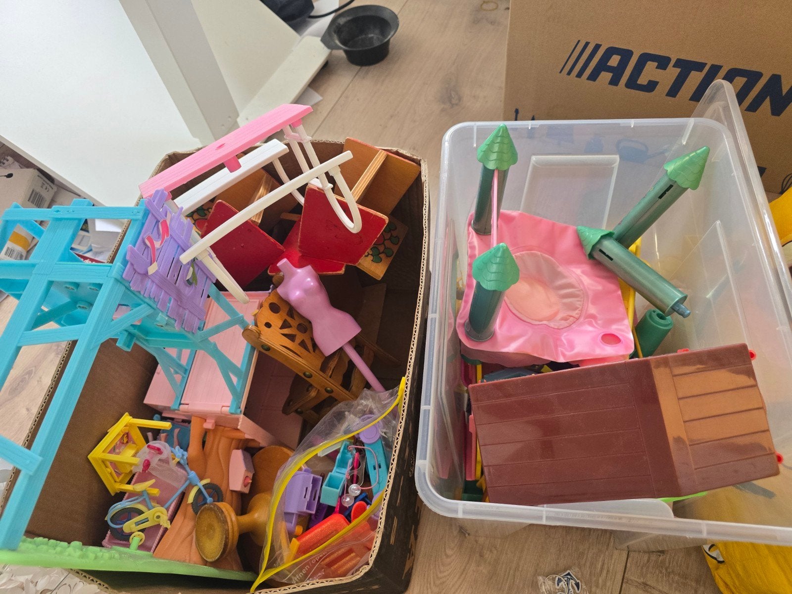 Gratis Barbie spullen af te halen., Kinderen en Baby's, Speelgoed | Poppen, Ophalen, Gebruikt, Barbie