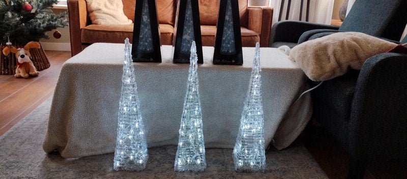 Led piramide verlichting 60cm hoog 3 stuks, Ophalen of Verzenden, Zo goed als nieuw