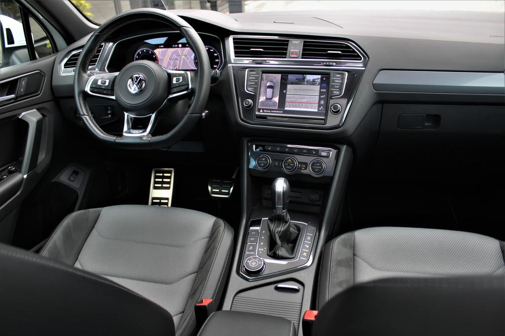 Volkswagen Tiguan 2.0 TSI 4Motion R-line Pano Trekhaak Head-, Automaat, Stof, Gebruikt, Zwart