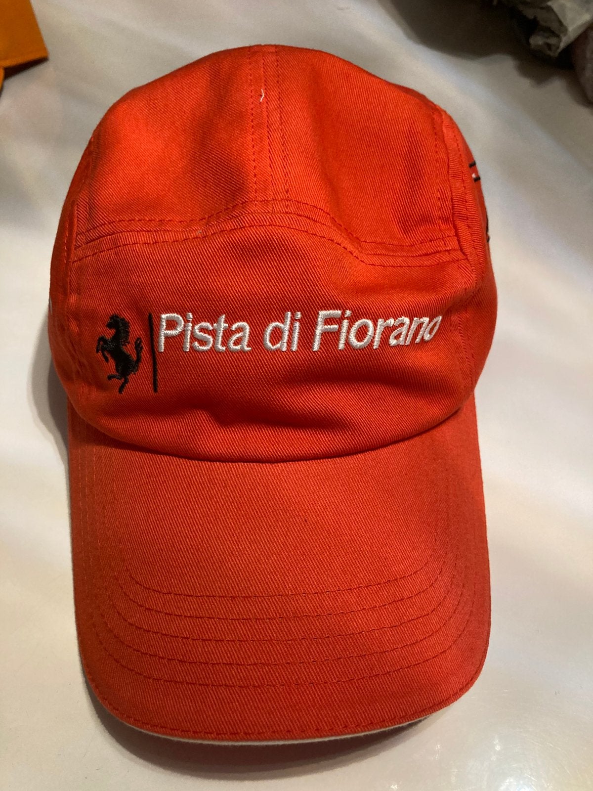 Ferrari cap pista di fiorano, Verzamelen, Ophalen of Verzenden, Zo goed als nieuw, Formule 1