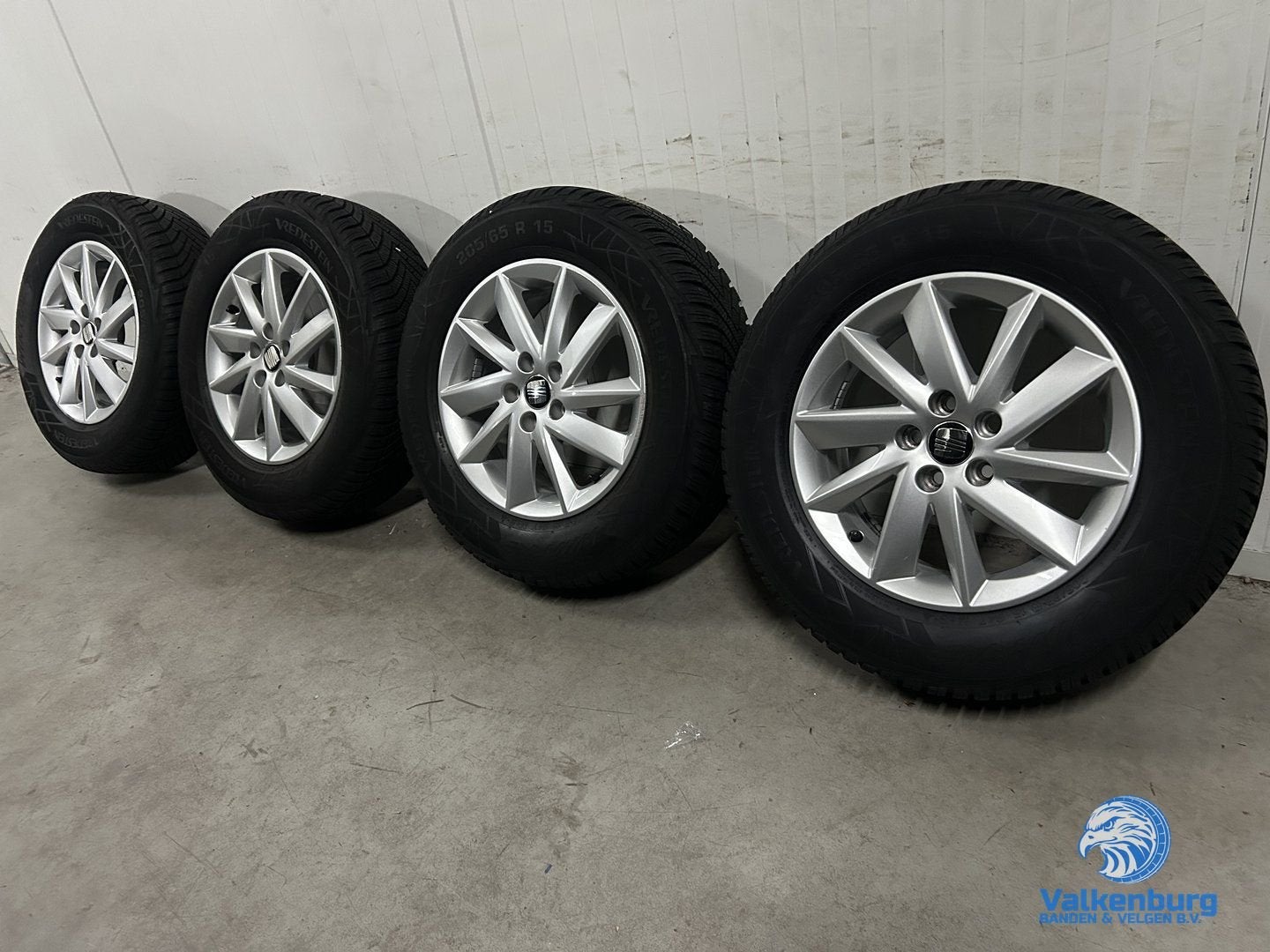 8mm! Originele Seat Ibiza 15 inch velgen 5x100 winterbanden, Gebruikt, 15 inch, -, -