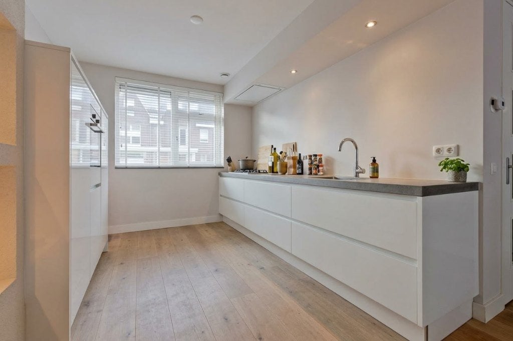 Luxe Witte Hoogglans Greeploze Keuken+ATAG GEDEMONTEERD, Wit, Dubbelwandige keuken, Ophalen of Verzenden, Zo goed als nieuw