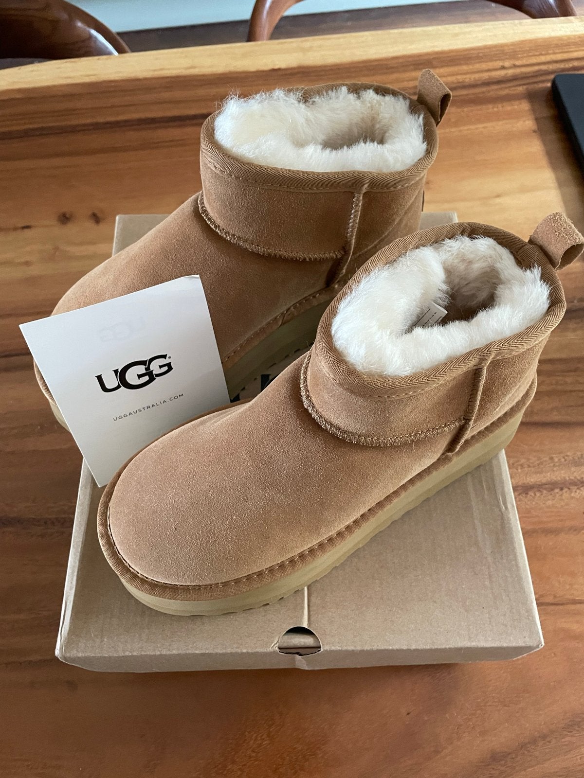 Nieuwe UGG Classic Ultra Mini Platform Laarzen Maat 39, Bruin, Verzenden, Lage of Enkellaarzen, Nieuw