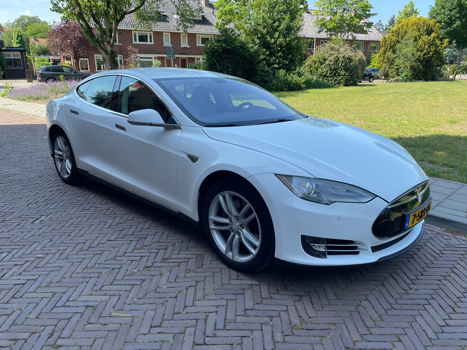 Tesla Model S 2013 SC01 free supercharging, Auto's, Achterwielaandrijving, Model S, Wit, Origineel Nederlands