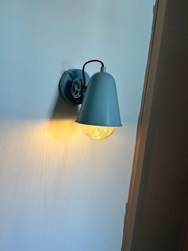 2x blauwe wandlampen, Huis en Inrichting, Lampen | Wandlampen, Ophalen, Blauw, Bedlamp, E27 (groot)