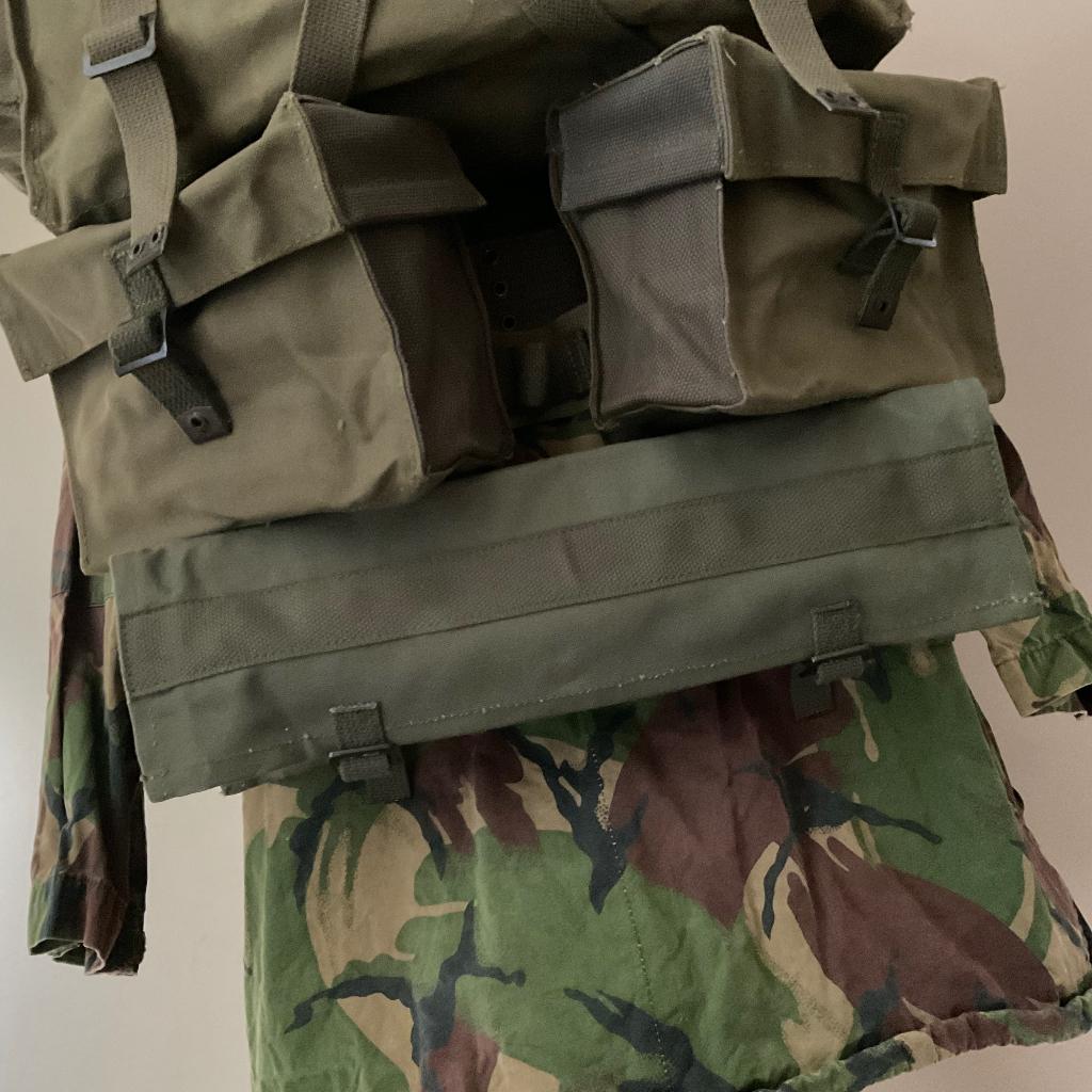 Korps Mariniers koppel draagstel niertassen ponchohoes, Verzenden, Marine, Nederland, Overige typen