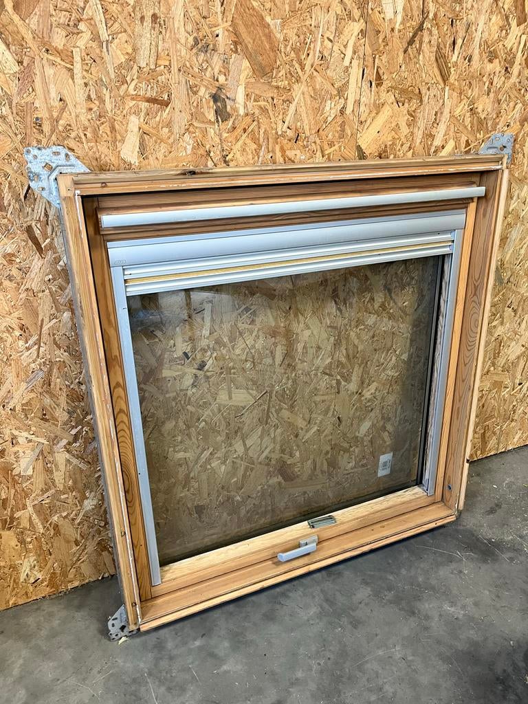 Velux dakraam met zonwering en ventilatie, goede staat, Doe-het-zelf en Verbouw, Glas en Ramen, Ophalen, Gebruikt, Dakraam, 80 tot 120 cm