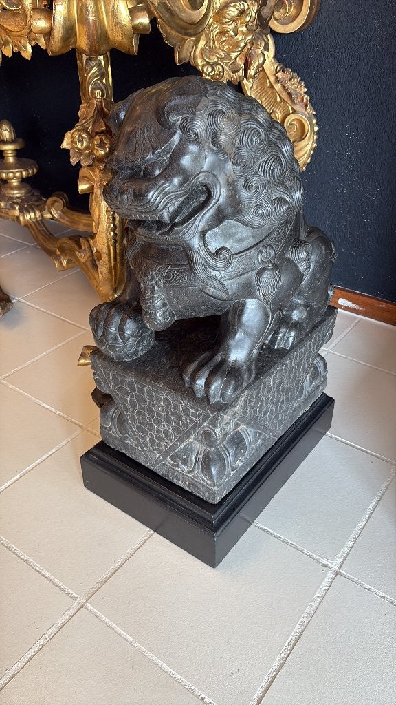 SET TEMPELLEEUWEN FOO DOGS GEHOUWEN STEEN ZELDZAAM 1900, Antiek en Kunst, Ophalen, Overige onderwerpen, 50 - 100 cm, Zwart