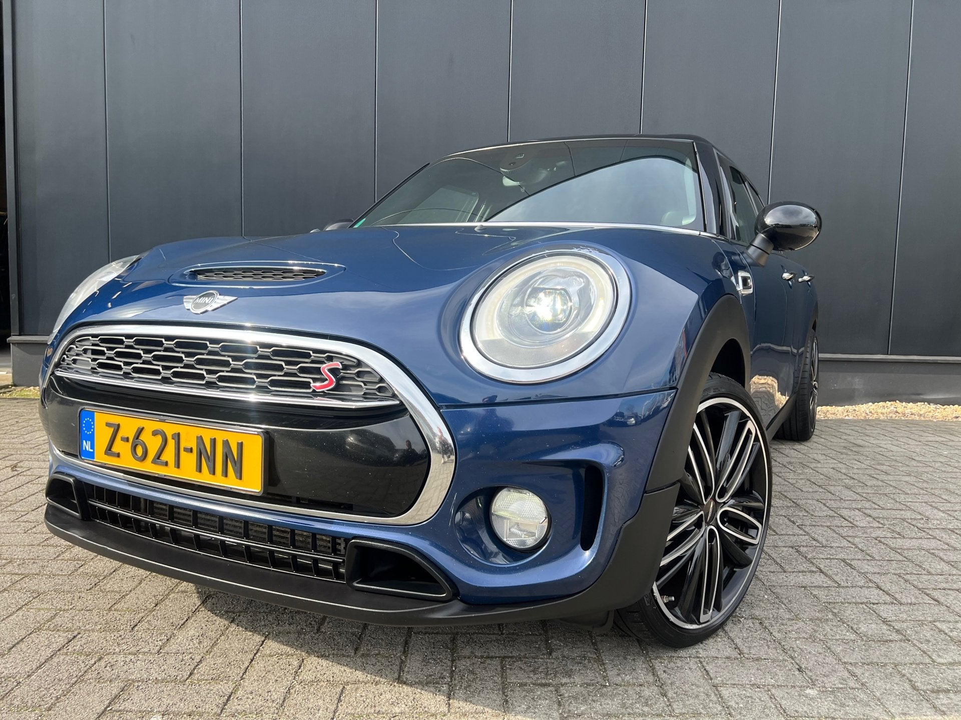 Mini Clubman 2.0 Cooper S Pepper '17 Aut/Leer/Navi/19'Lmv, Auto's, 1998 cc, Gebruikt, Blauw, Automatische klimaatregeling