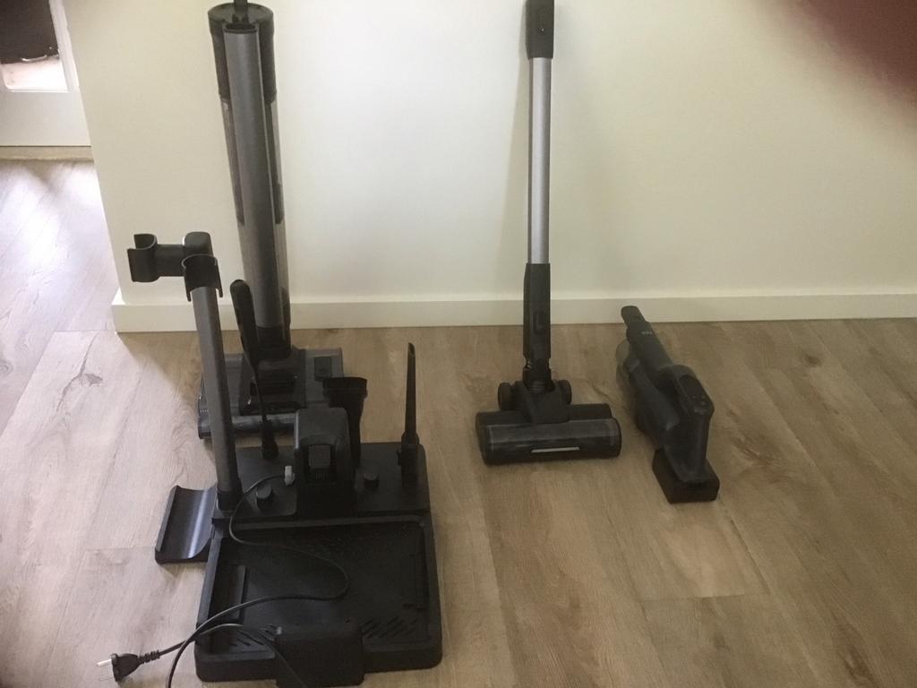 AEG 8000 serie wet en dry steelstofzuiger  cordless cleaner, Overige typen, Ophalen of Verzenden, Zo goed als nieuw, 2000 watt of meer