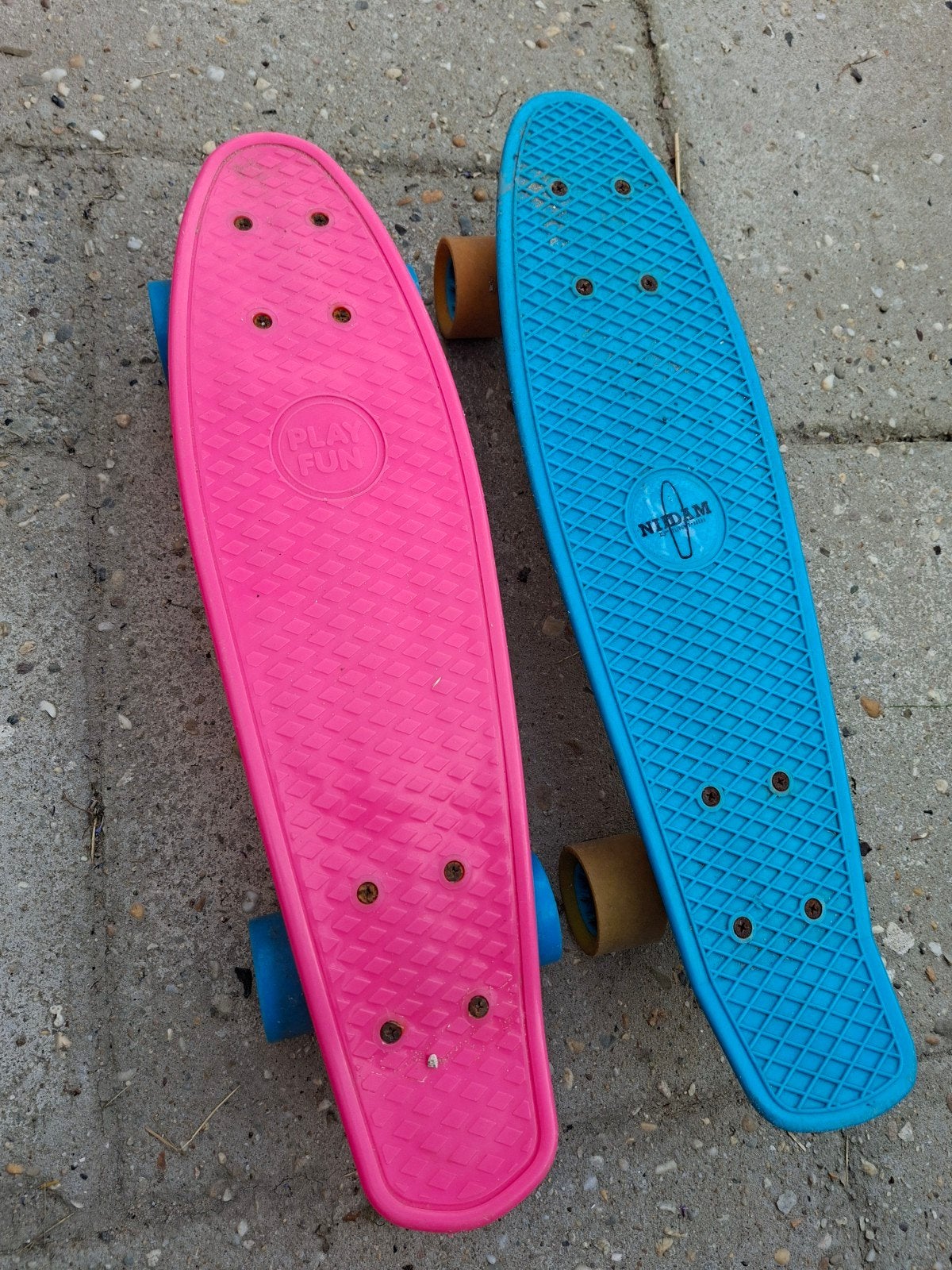 Skateboards nijdam en intertoys, Ophalen