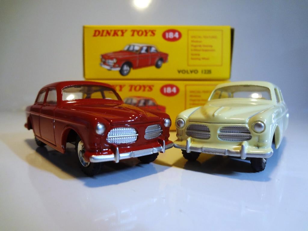 2 x Volvo 122 S Dinky toys Nr 184 Atlas, Verzenden, Zo goed als nieuw, Auto, Dinky Toys