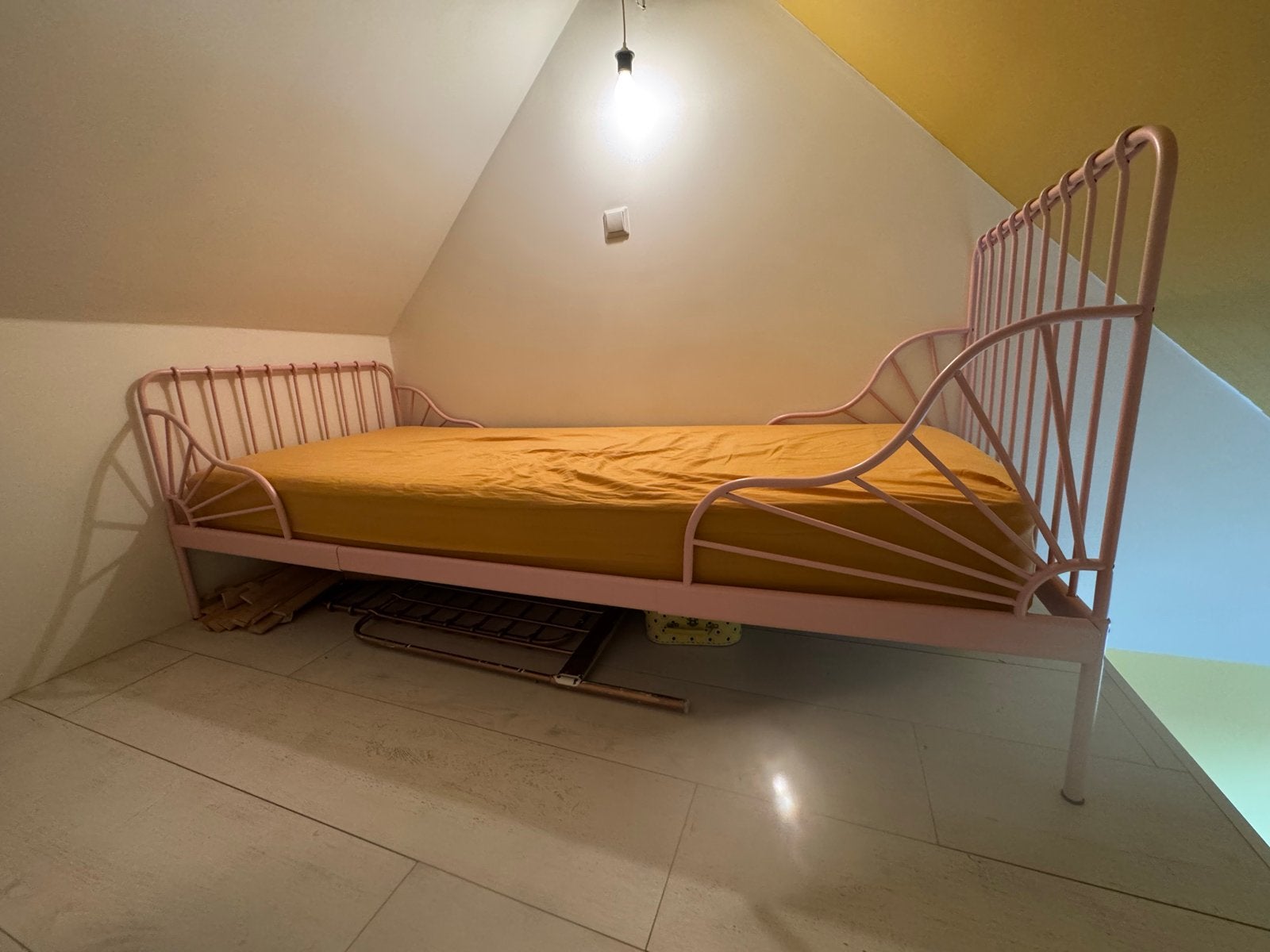 IKEA Minnen roze meegroeibed - Zo goed als nieuw, Verstelbaar, Ophalen of Verzenden, Zo goed als nieuw, 80 cm