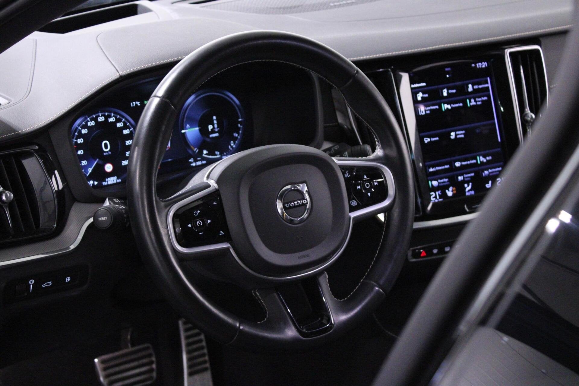 Volvo V60 2.0 T8 AWD Polestar Engineered | PANO | HuD | H/K, Automaat, Gebruikt, Zwart, Automatische klimaatregeling