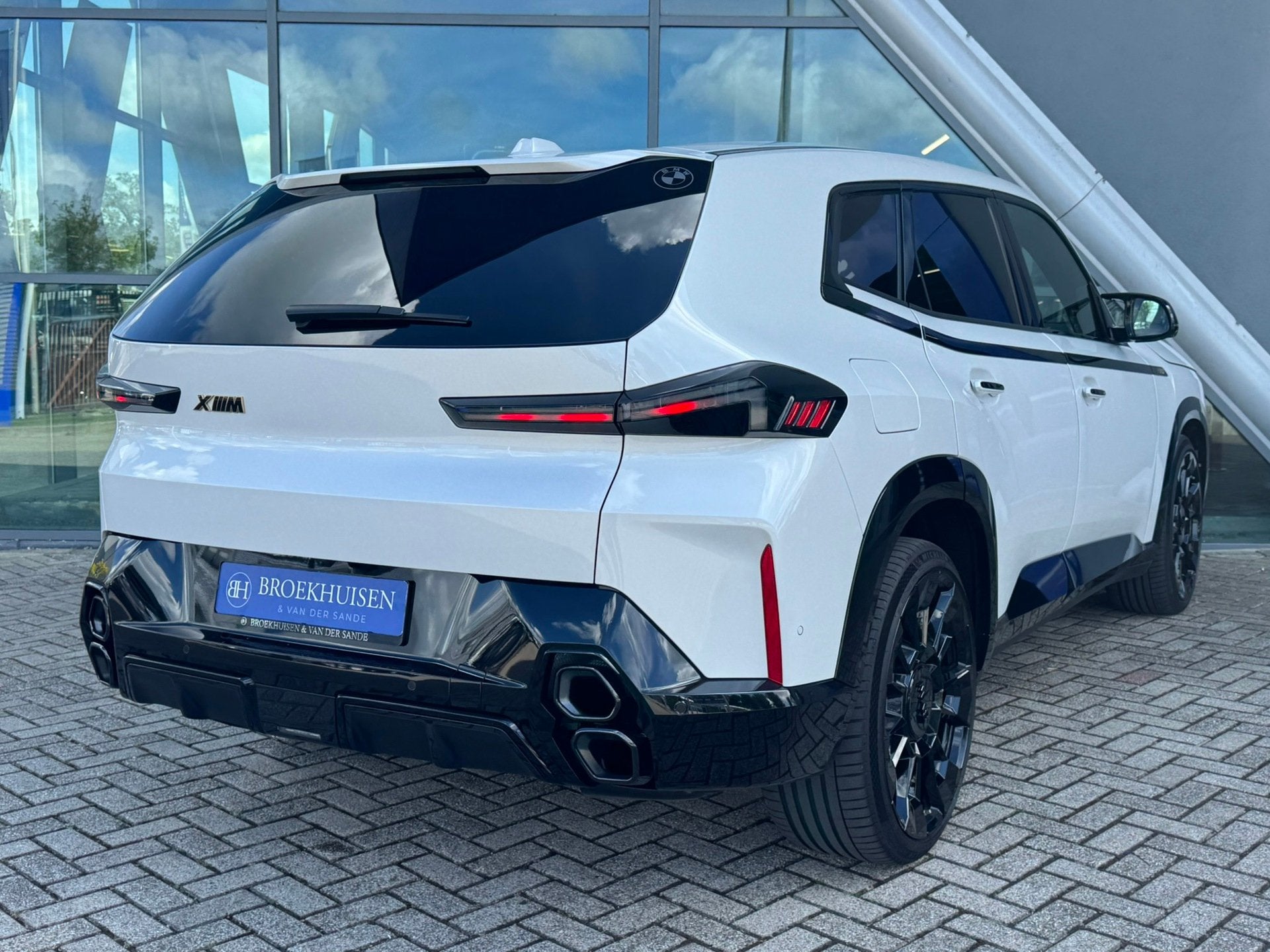 BMW XM PHEV 30 kWh M-Sport V8 653pk Driving Assist / Bowers, Gebruikt, 653 pk, 4395 cc, Wit