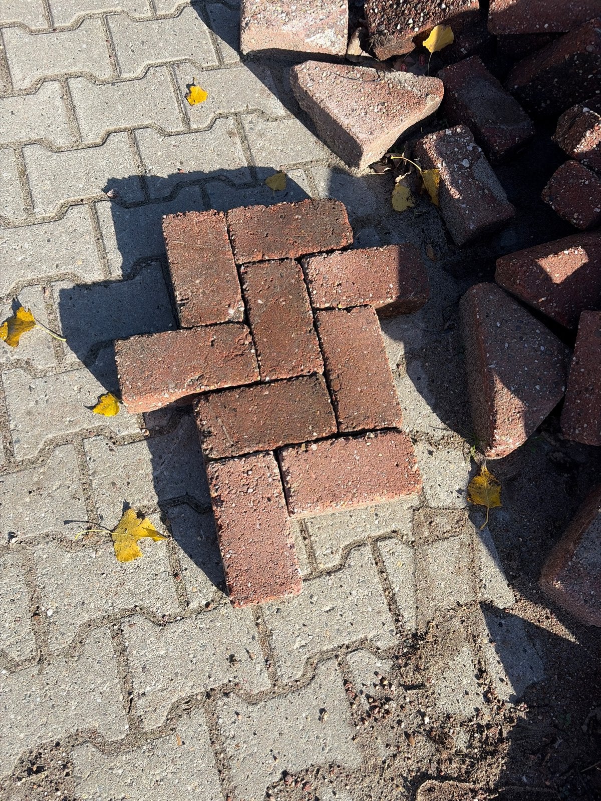 180 m2 Gebruikte Betonklinkers Heidekleur 7 cm dik, Gebruikt, Klinkers, Ophalen of Verzenden, 10 m² of meer