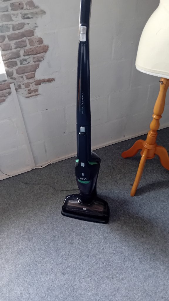 stofzuiger, Ophalen, Draadloos, Zo goed als nieuw, Minder dan 1200 watt