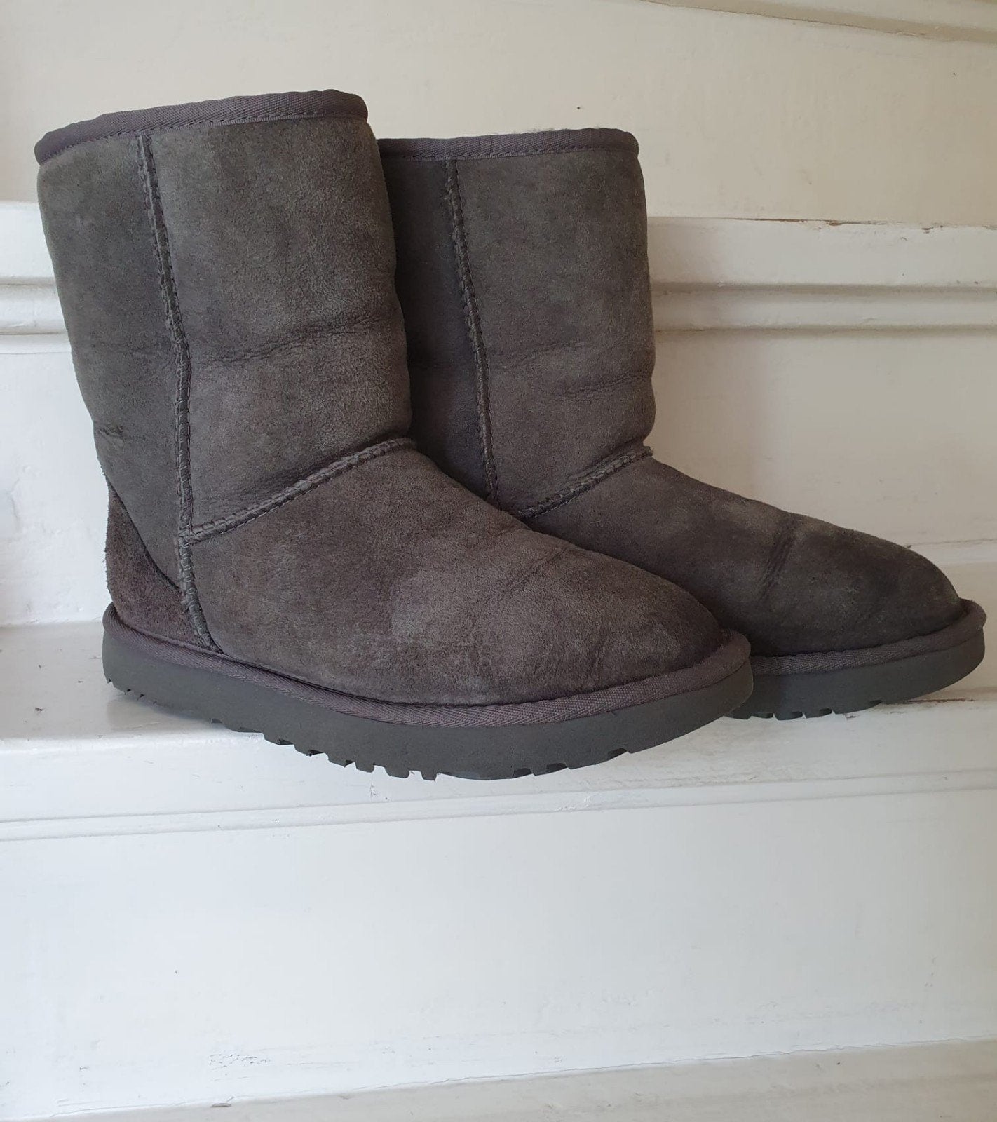 UGG classic short Grijs, UGG, Verzenden, Lage of Enkellaarzen, Zo goed als nieuw