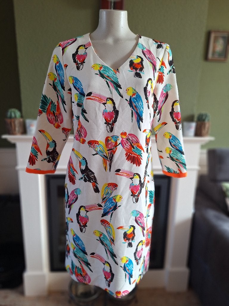 Xandres papegaai jurk toekan creme felle kleur 38, Kleding | Dames, Jurken, Maat 38/40 (M), Zo goed als nieuw, Knielengte, Xandres
