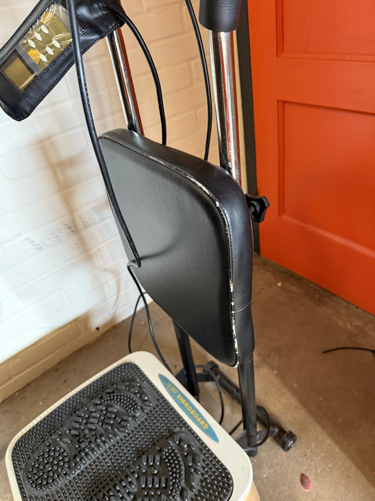 Vibroboard trilplaat met stoel en afstandsbediening, Sport en Fitness, Ophalen, Gebruikt, Benen
