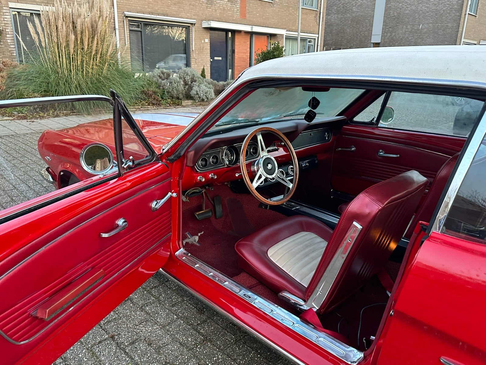 Ford Mustang 4.7 1966 Rood ,  Airco & stuurbekrachtiging, Auto's, Automaat, 228 pk, Achterwielaandrijving, 8 cilinders