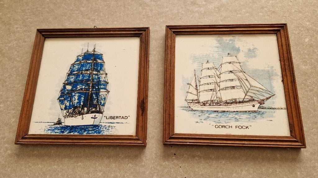 2 oude tegels met zeilschepen, Ophalen of Verzenden
