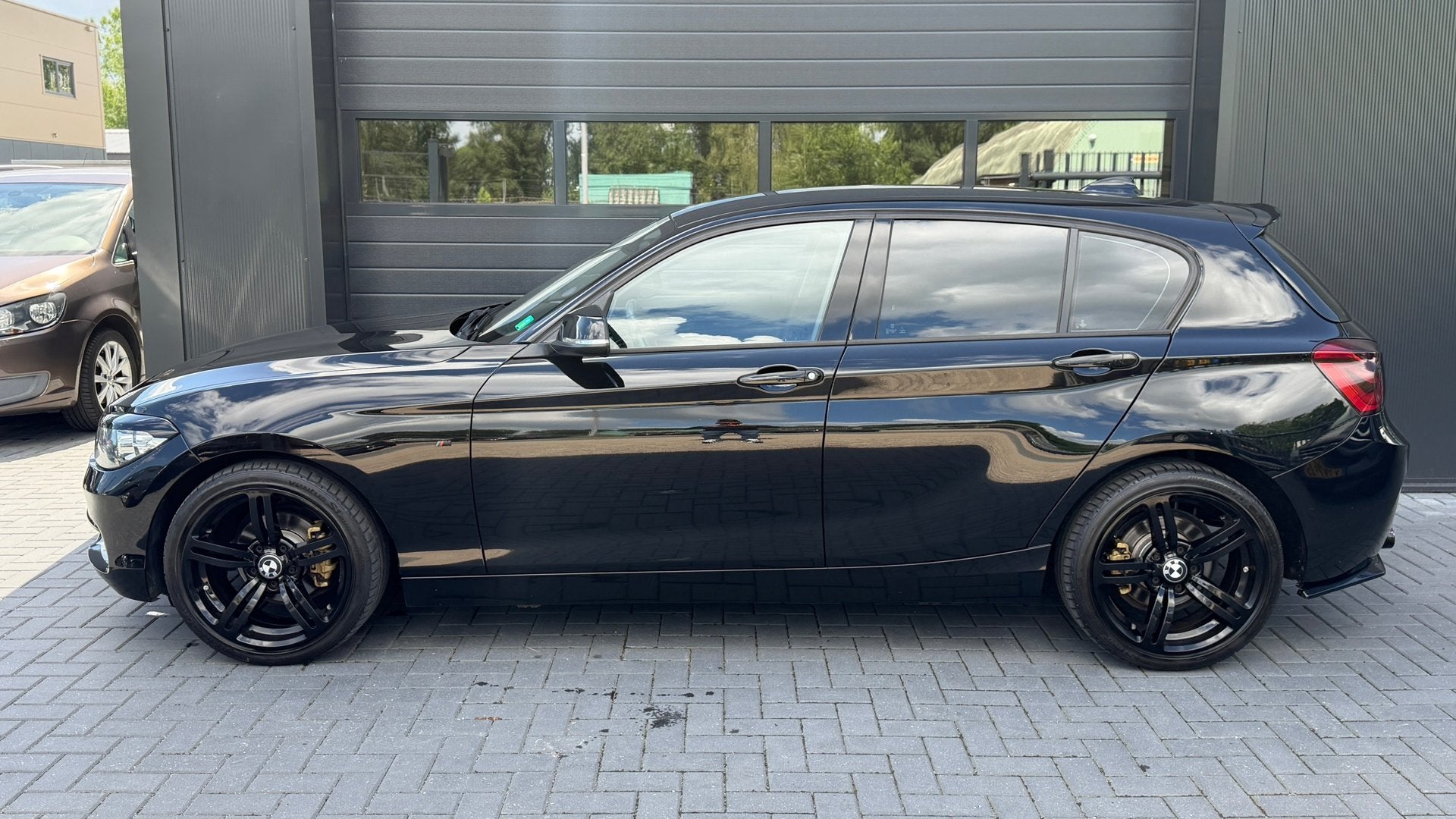 BMW 1-serie 118i M135i Look|Stoelverwarming|Carplay, 1-Serie, Euro 6, Alcantara, Zwart
