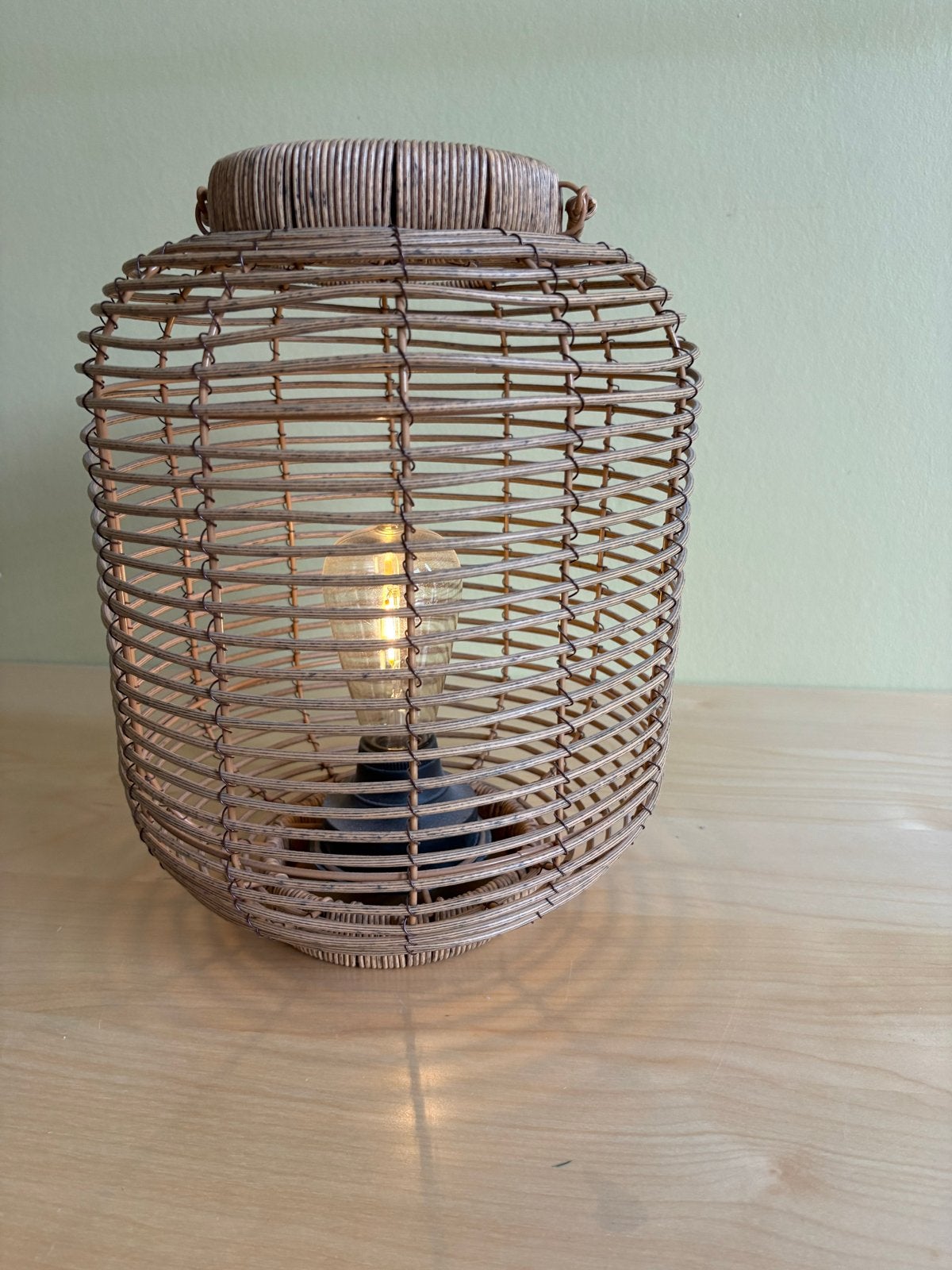 - Rotan tafellamp met LED-lamp - draadloos - GRATIS, Huis en Inrichting, Ophalen, Bohemian, Overige merken, Natuurlijk materiaal